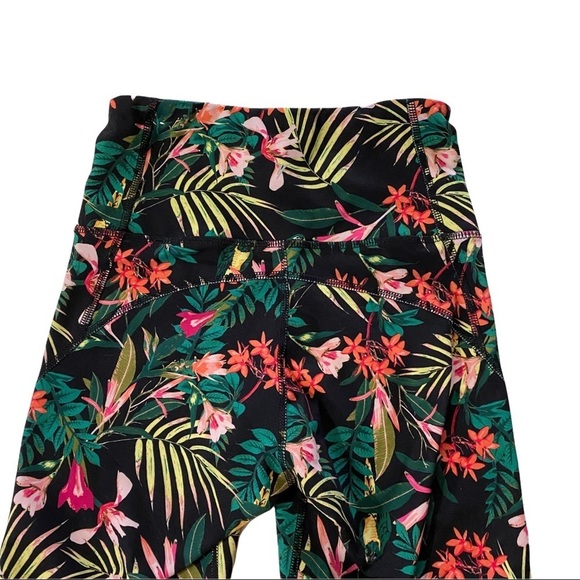 Old Navy Active Tropical Flora & Fauna with Black Side Sheer Mesh Go-Dry Pant XS - Picture 6 of 9